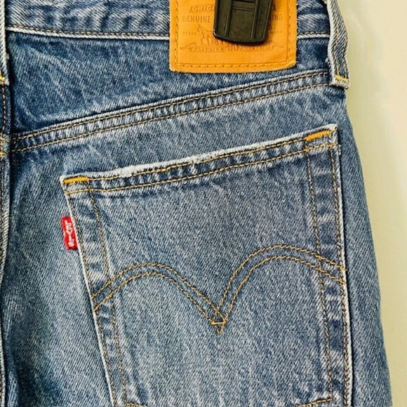 Levi's Wedgie Fit Ankle Jeans Medium Wash 26 - Picture 7 of 10